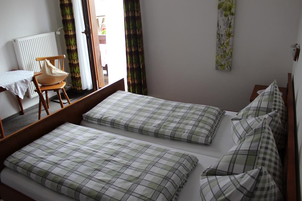 Hotel Haus Almrausch Seefeld in Tirol Pokoj fotografie